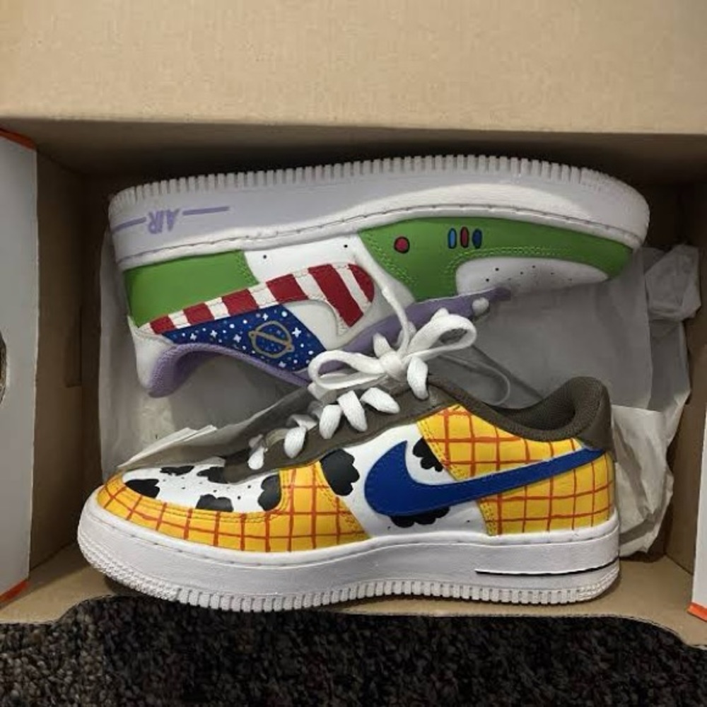 NIKE SHOES